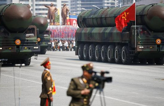 Triều Tiên khoe tên lửa đạn đạo liên lục địa trên khung gầm của Trung Quốc?