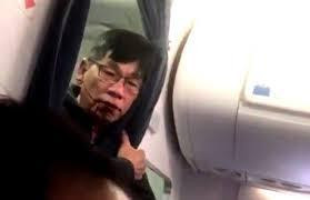 Bị tẩy chay, United Airlines tuyên bố sẽ không còn khách bị lôi khỏi máy bay