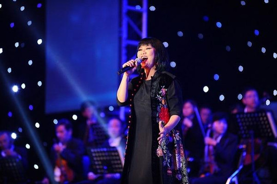  Kyo York, Cẩm Vân, Ánh Tuyết tiếp tục hát nhạc Trịnh gây quỹ từ thiện