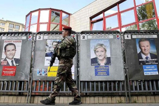 Lo bị khủng bố, Pháp thắt chặt an ninh trước ngày bầu tổng thống