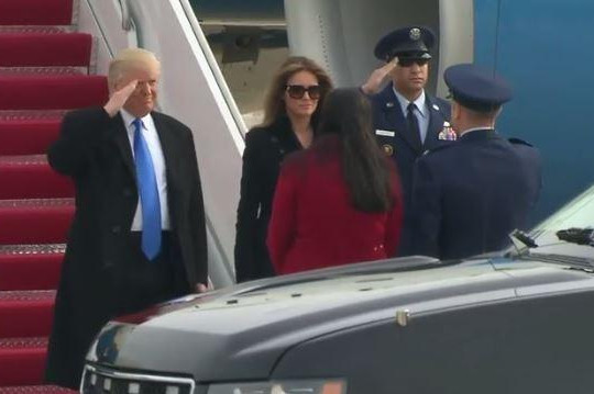 Tổng thống Donald Trump sẽ đến Việt Nam dự hội nghị APEC và bàn an ninh Biển Đông