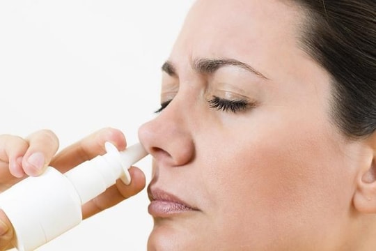 Xịt qua đường mũi để chuyển thuốc trực tiếp tới não