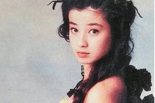 Diễn viên Nhật Bản bị mẹ ruột ép chụp ảnh khoả thân và 'hầu' đại gia từ năm 17 tuổi​