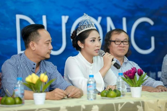 Hoa hậu Đặng Thu Thảo bị 'làm khó' khi thể hiện hát 'Một khúc tâm tình người Hà Tĩnh'