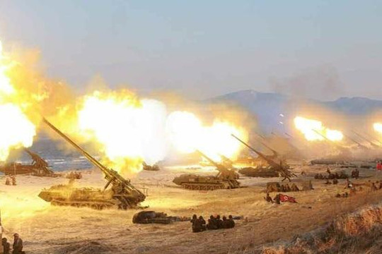 Triều Tiên tập trận bắn pháo quy mô lớn mừng ngày thành lập quân đội