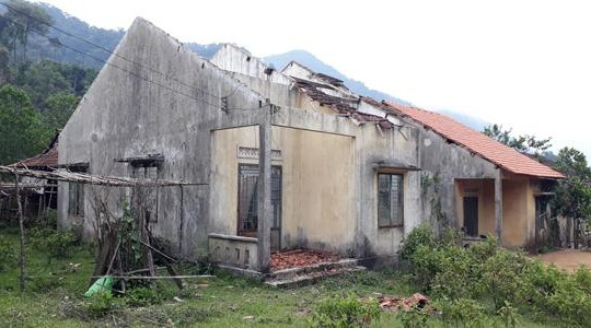 Quảng Ngãi: Cây cối bị nhấn chìm, nhà cửa đổ sụp ở thủy điện của công ty Thiên Tân