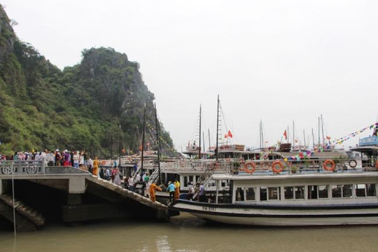 Quảng Ninh đón 42.000 lượt khách du lịch dịp nghỉ lễ 30.4-1.5