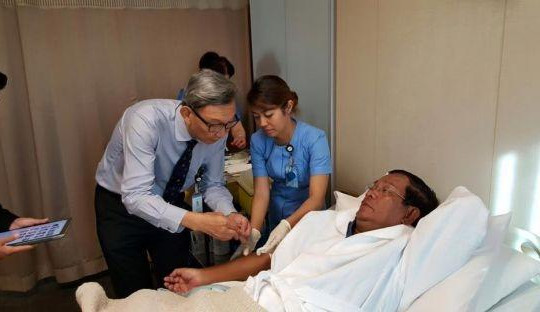 Thủ tướng Hun Sen suy kiệt phải qua Singapore điều trị