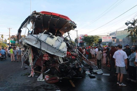 Gia Lai: Tai nạn giao thông thảm khốc, 11 người chết, 23 người bị thương