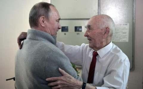 Tổng thống Putin bất ngờ đến nhà sếp cũ mừng thượng thọ