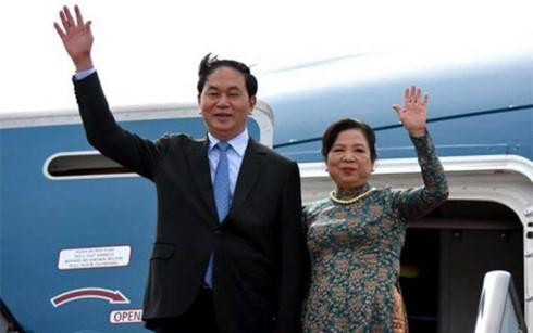 Chủ tịch nước Trần Đại Quang lên đường thăm Trung Quốc