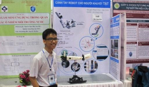 Học sinh chế 'cánh tay robot' bị Mỹ từ chối cấp thị thực