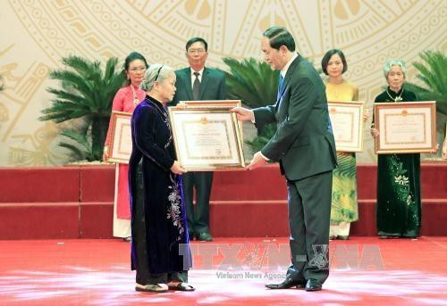 Trao tặng giải thưởng Hồ Chí Minh, giải thưởng Nhà nước về văn học, nghệ thuật
