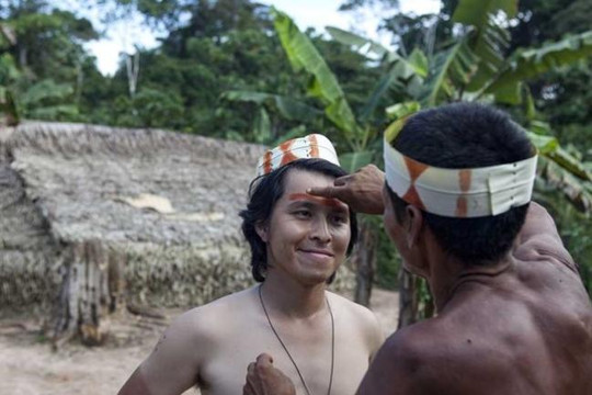 Theo chân một nhà báo khám phá những bí ẩn kỳ dị từ rừng thẳm Amazon đến quê hương Bolero