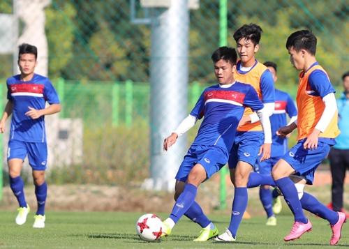 HLV Hoàng Anh Tuấn cho U.20 Việt Nam đá pressing với Honduras