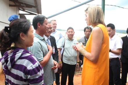 Hoàng hậu Hà Lan thăm Lâm Đồng, giúp đỡ nông dân
