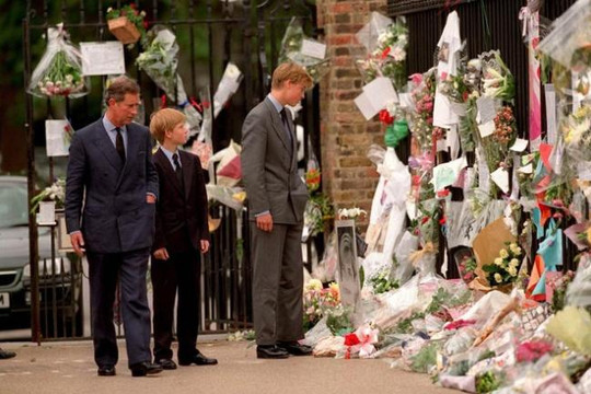 Hé lộ những sự thật động trời về đám tang Công nương Diana mà Hoàng gia Anh giấu kín 20 năm nay
