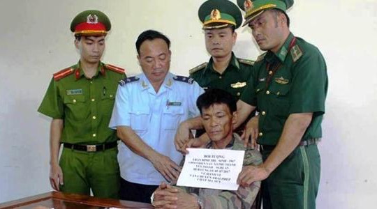 Hà Tĩnh: Liên tiếp bắt 2 đối tượng vận chuyển 1.300 viên ma túy từ Lào về