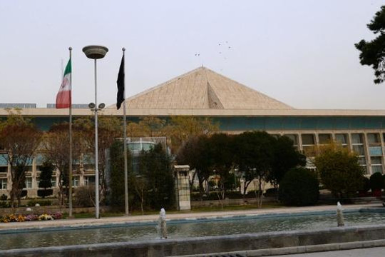 Nổ súng trong trụ sở Quốc hội Iran, đánh bom tự sát ở lăng Giáo chủ Khomeni