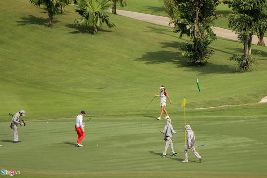 Cận cảnh sân golf sát đường băng Tân Sơn Nhất