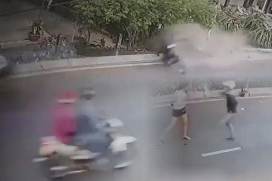 Clip cô gái Bình Thuận truy đuổi, ép té xe máy 2 tên cướp túi xách 
