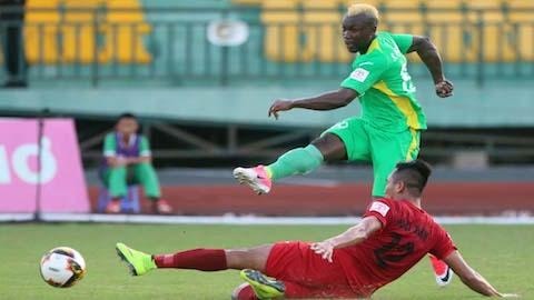 Vòng 16 V.League: HAGL lại lộ tử huyệt, Công Vinh chưa thể vui