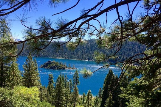 Ngày cuối tuần ở Lake Tahoe, hồ trên núi lớn nhất nước Mỹ