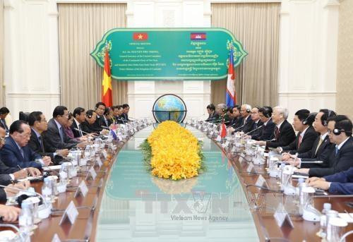 Việt Nam-Campuchia ký tuyên bố chung và nhiều văn kiện hợp tác