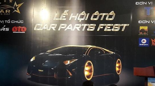 Hội tụ dàn siêu xe khủng tại 'Lễ hội ô tô - Car parts fest' Hà Nội