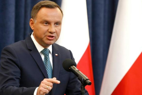 Tổng thống Ba Lan phủ quyết dự luật cho phép chính phủ 'nắm' tòa án