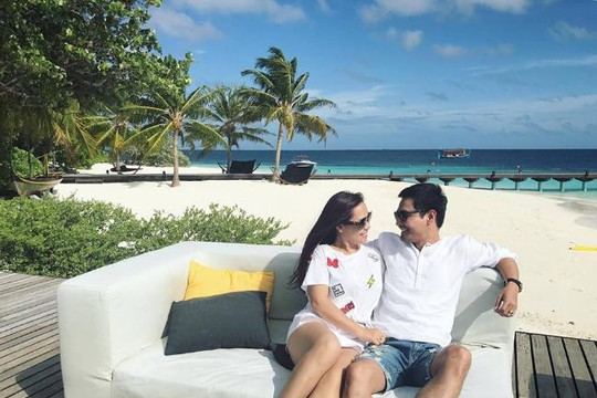 MC Phan Anh 'khoe' ảnh lãng mạn cùng vợ ở thiên đường đảo Maldives
