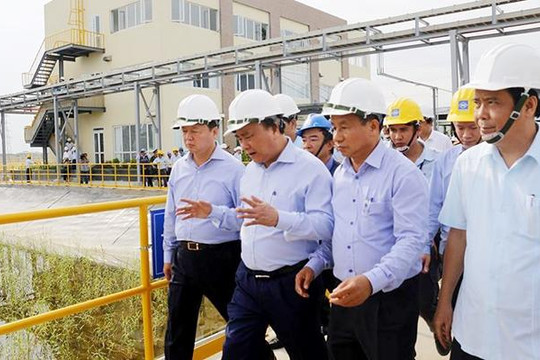 Thủ tướng Nguyễn Xuân Phúc kiểm tra hồ chỉ thị sinh học ở Formosa Hà Tĩnh