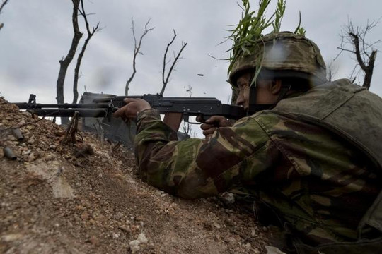 Ukraine kêu gọi Putin ngưng cấp vũ khí cho quân nổi dậy