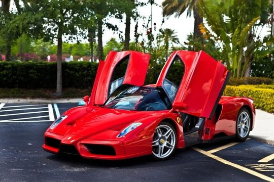 Vì sao nhân viên của Ferrari có tiền cũng không mua được siêu xe từ hãng?