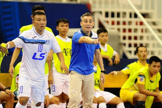 Thái Sơn Nam đoạt HCĐ, HLV Miguel Rodrigo không tiếc lời khen tuyển thủ U.20