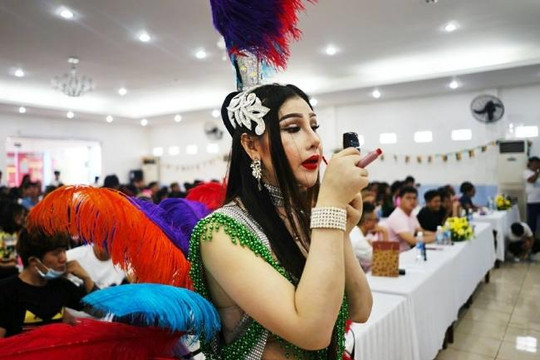 Tưng bừng chuỗi sự kiện lớn nhất của cộng đồng LGBT Việt trong năm 2017