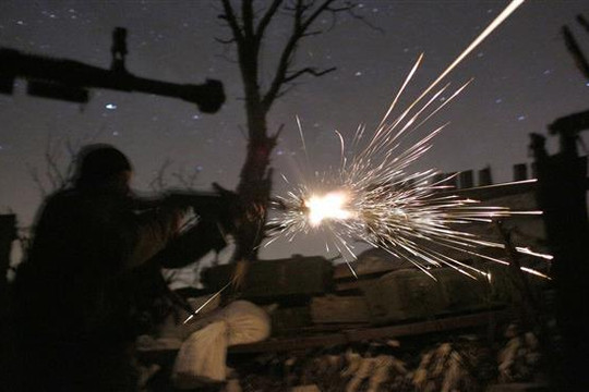 Chiến sự đông Ukraine âm ỉ, đấu pháo hàng ngày