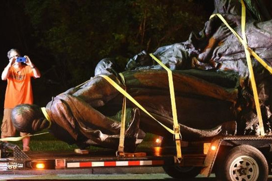 Tổng thống Mỹ không vui vì hàng loạt tượng của Liên minh miền Nam bị dỡ bỏ