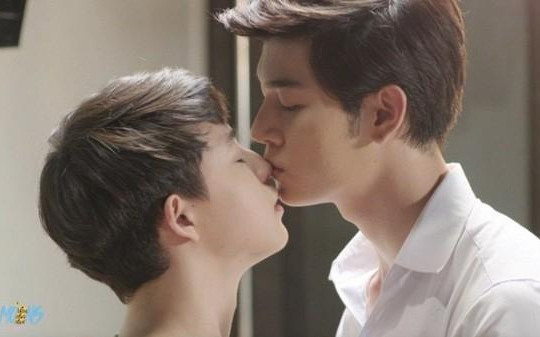 Lãnh đạo Thái Lan ‘đổ lỗi’ phim đồng tính nam làm tỉ lệ nhiễm HIV tăng mạnh