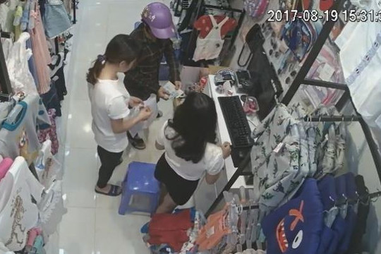 Nữ quái dùng thủ thuật tinh vi để trộm tiền trong cửa hàng