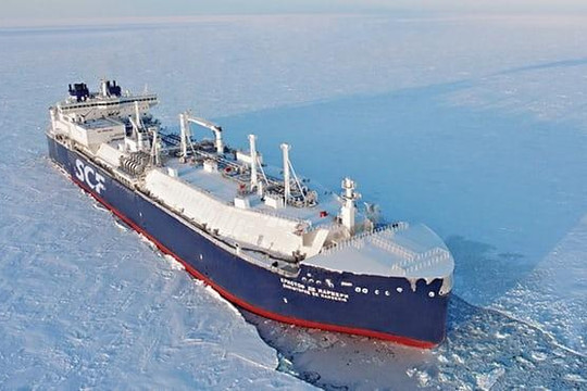 Tàu chở dầu Nga vượt Bắc cực không cần tàu phá băng