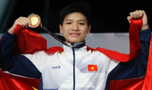 Kình ngư 15 tuổi Kim Sơn: Từ ồn ào thi thử đến phá kỷ lục SEA Games
