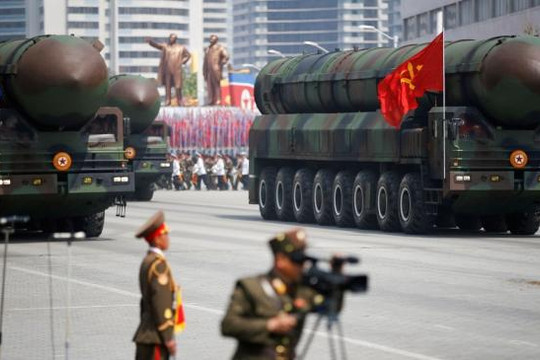 Lờ Trung Quốc, Triều Tiên di chuyển tên lửa đạn đạo liên lục địa tới bãi phóng