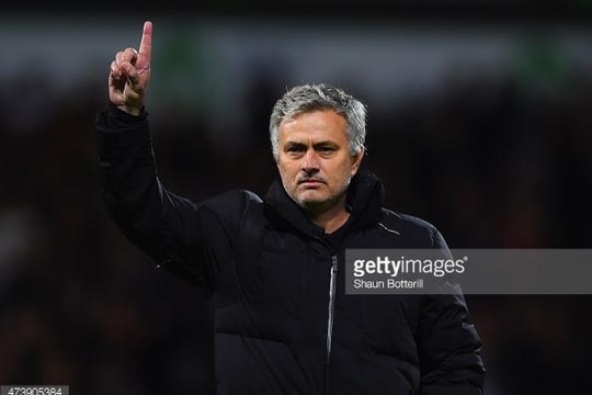 M.U lên kế hoạch trói chân Mourinho