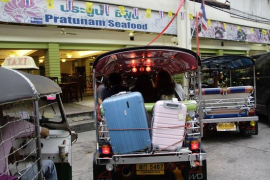 Vì sao Thái Lan quy định du khách phải mang 20.000 baht khi nhập cảnh?