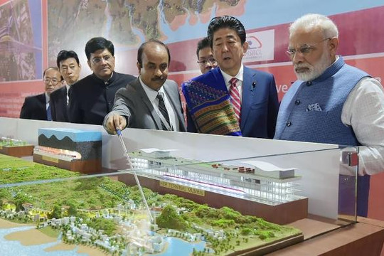 Ấn Độ khởi công tuyến đường sắt siêu tốc
