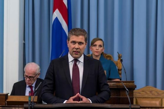 Cha Thủ tướng Iceland viết thư xin xóa án tích cho bạn từng hiếp dâm trẻ em