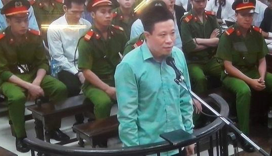 Luật sư: Hà Văn Thắm ‘dâng’ tiền cá nhân cho Nguyễn Xuân Sơn chiếm đoạt?