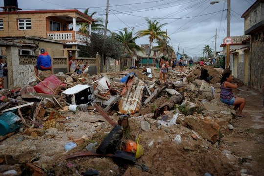 Mỹ giúp các nước Caribbean sau bão Irma, trừ Cuba