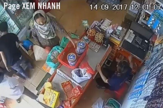 Người phụ nữ lớn tuổi nhanh tay trộm 2 hộp sữa trong cửa hàng